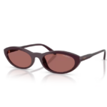 Occhiali da sole Vogue VO5697SU 328469 Bordeaux Full con montatura cat-eye allungata, lenti rosate e aste sottili
